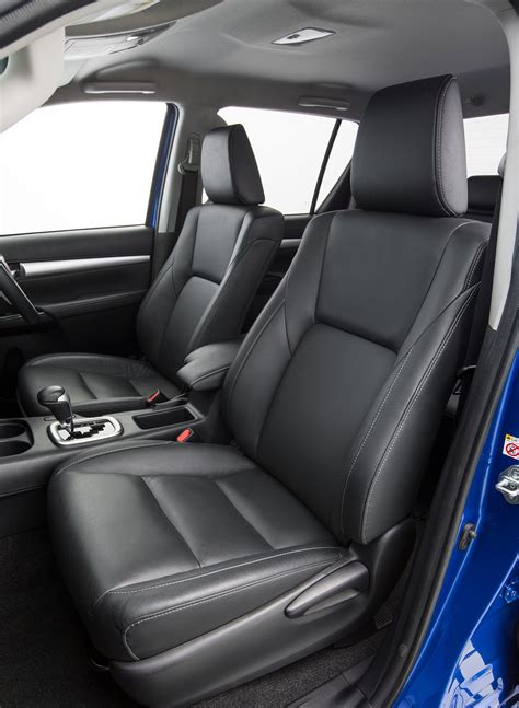 2016 Toyota HiLux interior, features revealed for Australian market ...