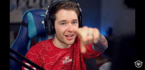 DanTDM reppin the 100T merch : r/100thieves