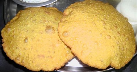 Daily & Occasional Recipes: Malvani Kombdi Vade Recipe in Marathi: मालवणी कोंबडी वडे