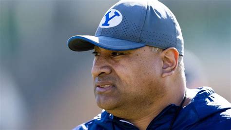 Arriba 30+ imagen byu coach football - Abzlocal.mx