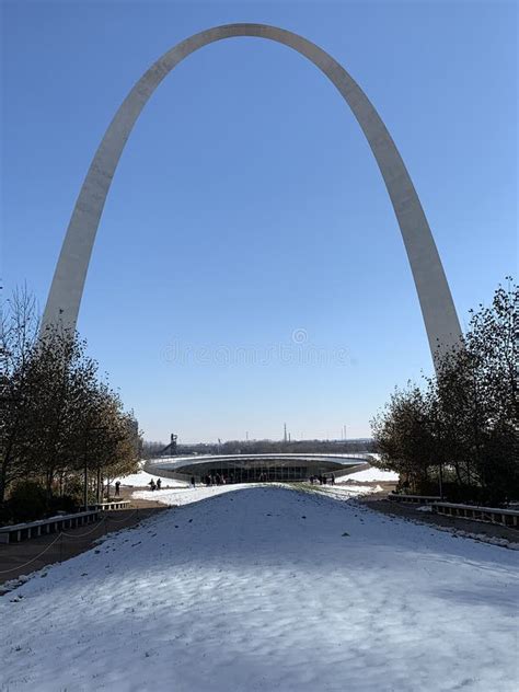 St. Louis Gateway Arch in Winter Time. Stock Photo - Image of arch, wintertime: 132873934