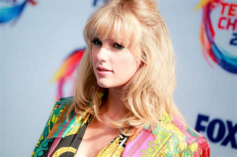 Taylor Swift Announces 'Lover' Album Tracklist