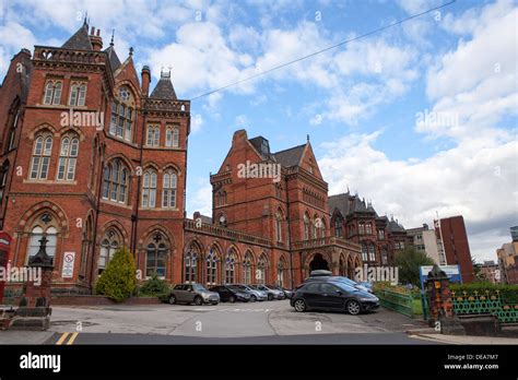 Leeds General Infirmary, LGI from Portland Street Stock Photo: 60461863 ...