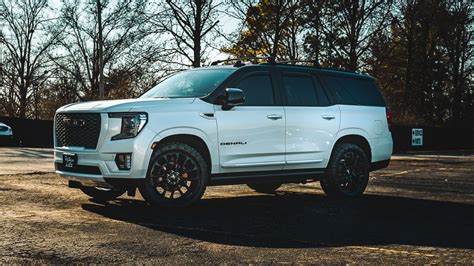 Custom 2022 GMC Yukon Denali Keeps It Black And White: Video