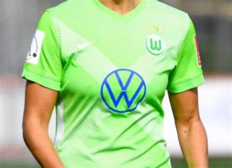 VfL Wolfsburg Women 2020-21 Kits