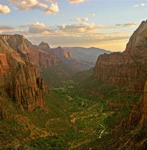 File:Zion angels landing view.jpg - Wikipedia