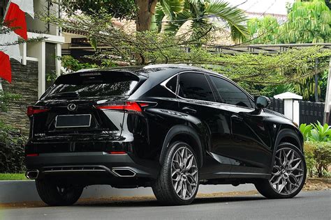 Lexus NX300 Black Vossen HF-2 Wheel | Wheel Front