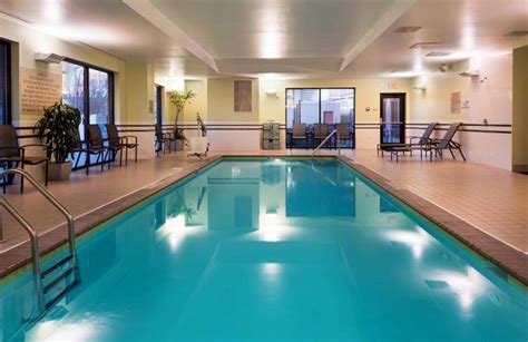 25 Hotels with Indoor Pools in Louisville, KY