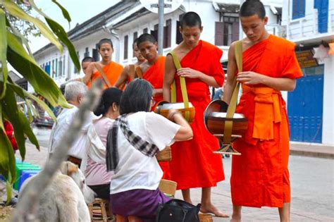 Monks Alms Giving Ceremony – Luang Prabang, Laos | TravelFoodDrink.com