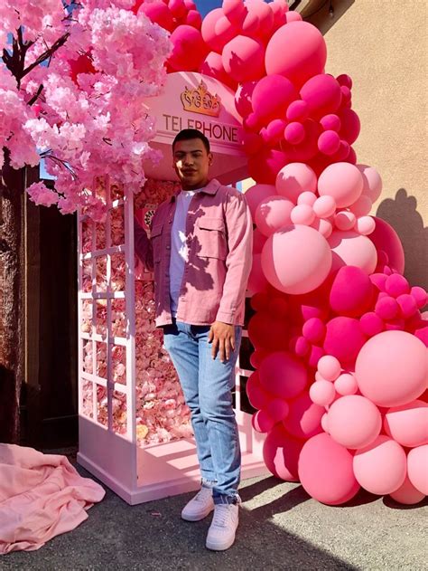 Pink phone booth | Pink party decorations, Pink birthday party, Pink ...