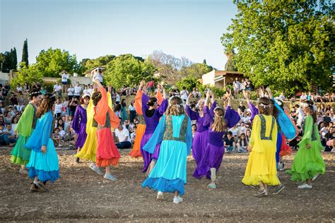 On the kibbutz, Shavuot is a time for remembering the movement’s glory ...