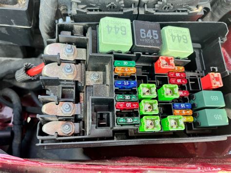 2017 vw Passat se fuse diagram. It does not have a diagram. Not under the lid of the fuse box ...