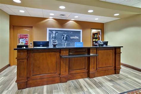 Hampton Inn & Suites Wichita-Northeast | Reservations Center