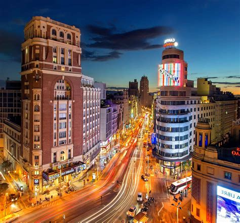 Free picture: city, road, traffic, architecture, dusk, downtown, street