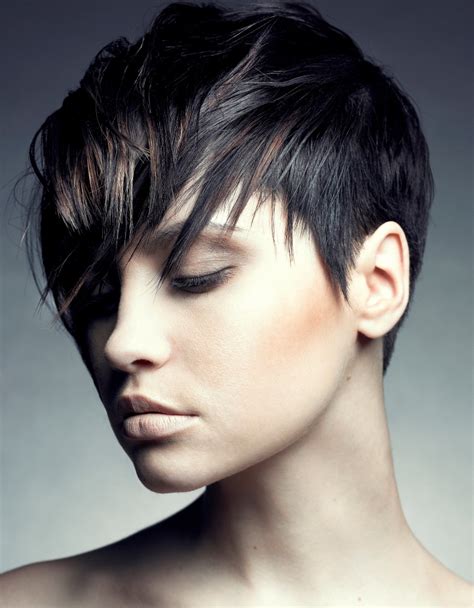 25 Asymmetrical Short Hairstyles to Grab Everyone's Attention | Hairdo ...