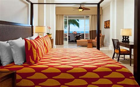 Luxury Waikiki Hotel Rooms & Suites | Royal Hawaiian Resort