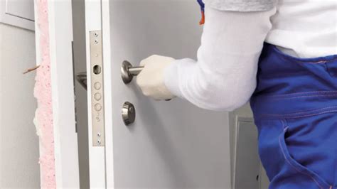 How to Remove a Door Lock: An Ultimate Guide - Key Machine