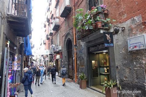 Spaccanapoli street, Naples - which is not on the maps