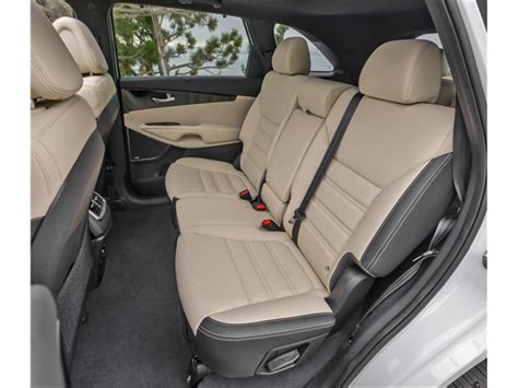 2017 Kia Sorento: 58 Interior Photos | U.S. News