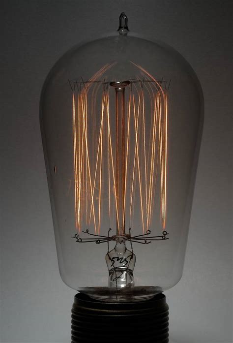 File:Old-fashioned light bulb.jpg