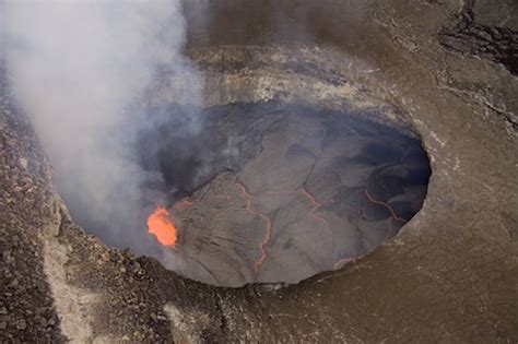 VIDEO: Kilauea volcano’s Halemaumau crater lava lake rising to highest-ever levels - Hawaii Magazine