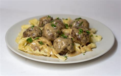 [homemade] Swedish meatballs with homemade egg noodles : r/food