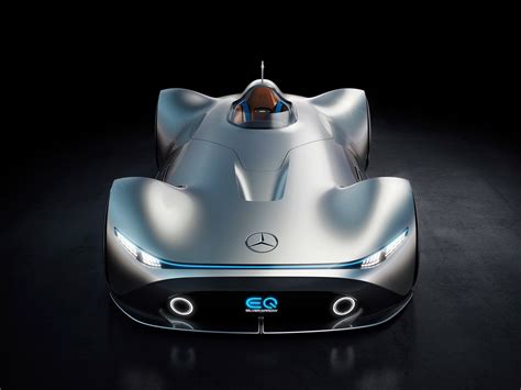 Mercedes' EQ Silver Arrow Mixes Tech With Old Timey Racing | WIRED