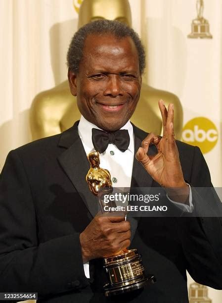 Sidney Poitier Academy Award Photos and Premium High Res Pictures ...