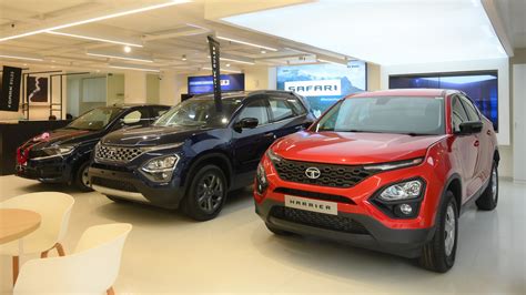 This City Gets Eight New Tata Motors Showrooms In One Day | CarSaar