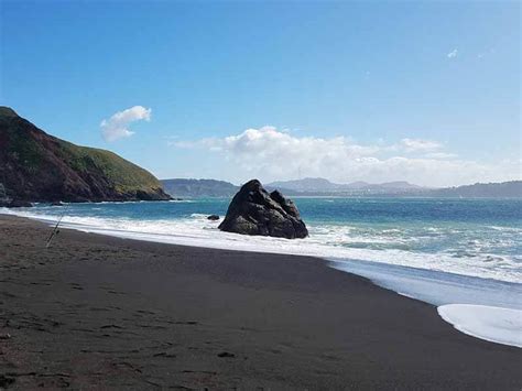 Black Sand Beach in San Francisco [+ How to get there, Trails, Tips]