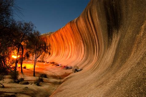 46 Foot High Giant Wave Rock - A Natural Rock Formation In Australia | Reckon Talk