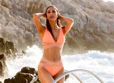 Vaani Kapoor is setting the internet on fire with her latest bikini ...