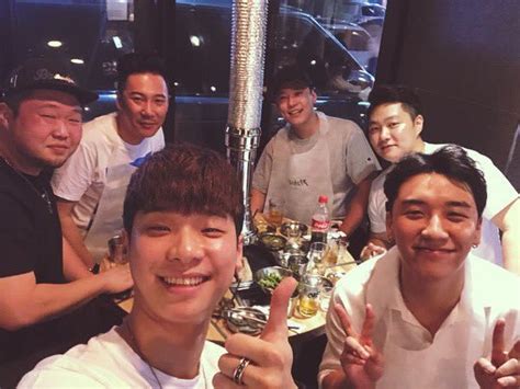 Seungri with “Burning Sun” Nightclub Crew (180821) | Big Bang Amino Amino