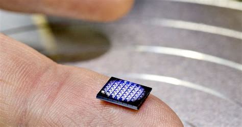THE SMALLEST COMPUTER IN THE WORLD