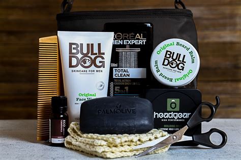 How to Put Together a Toiletries Gift Hamper For Men on a Budget