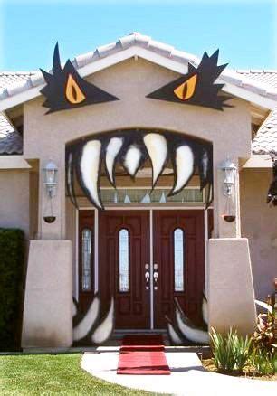 Easy Monster House Halloween Entrance