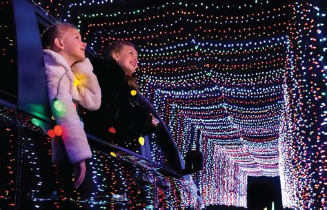 Best Christmas Lights to See in Milwaukee 2024: Top Holiday Displays - Milwaukee With Kids