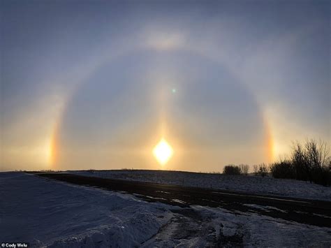 Deep freeze brings rare sun dog phenomenon in Midwest and Plains ...