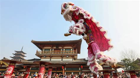 Temple fairs across China bring tradition back to Spring Festival - CGTN