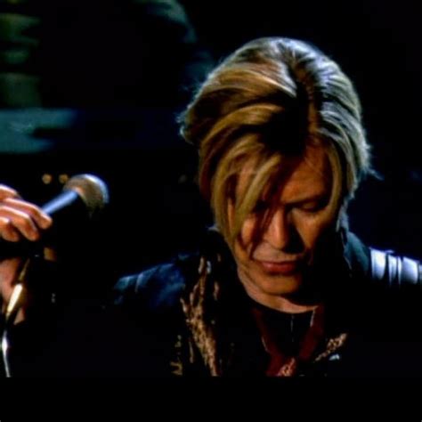 David Bowie, Reality Tour 2003 | David bowie reality tour, David bowie young, David bowie