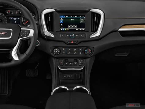 2020 GMC Terrain: 162 Interior Photos | U.S. News