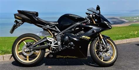 Triumph Daytona 675 Review (2006) • TheBikeMarket