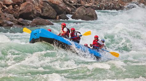 Rapids in River Ganges Rishikesh - River Rafting in Rishikesh | Camping Rafting Packages ...