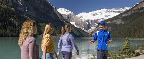 Lake Louise and Moraine Lake Tour | Discover Banff Tours