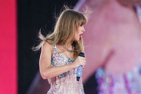 Taylor Swift Santa Clara Concert - Image to u