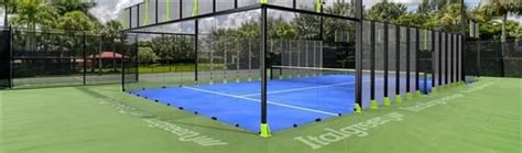 Padel tennis court size: the official measurements