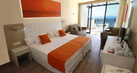 Sandos Papagayo Beach Resort in Playa Blanca, Lanzarote | loveholidays