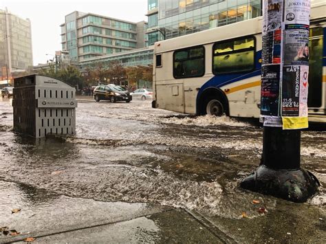 Torrential rainfall causes flooding in Vancouver streets (PHOTOS) | News