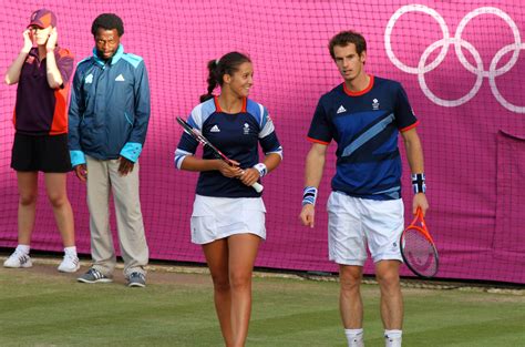 File:Andy Murray and Laura Robson -Wimbledon, London 2012 Olympics-3Aug2012.jpg - Wikimedia Commons