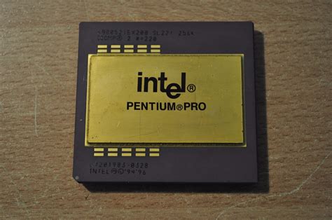 Intel Pentium Pro KB80521EX200 SL221 256K Socket 8 Gold Ceramic ...